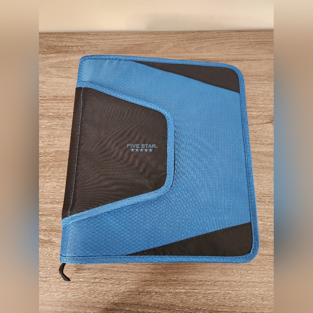 Mead Five Star Blue 1 1/2" Zipper Binder, 350 Sheet Capacity